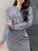 CANJUNTO CASUAL SAIA E SUÉTER