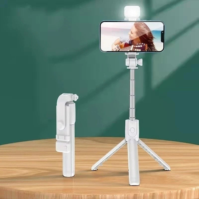 Bastão Pau de selfie Tripé Retrátil Com Luz LED Controle Bluetooth Celular
